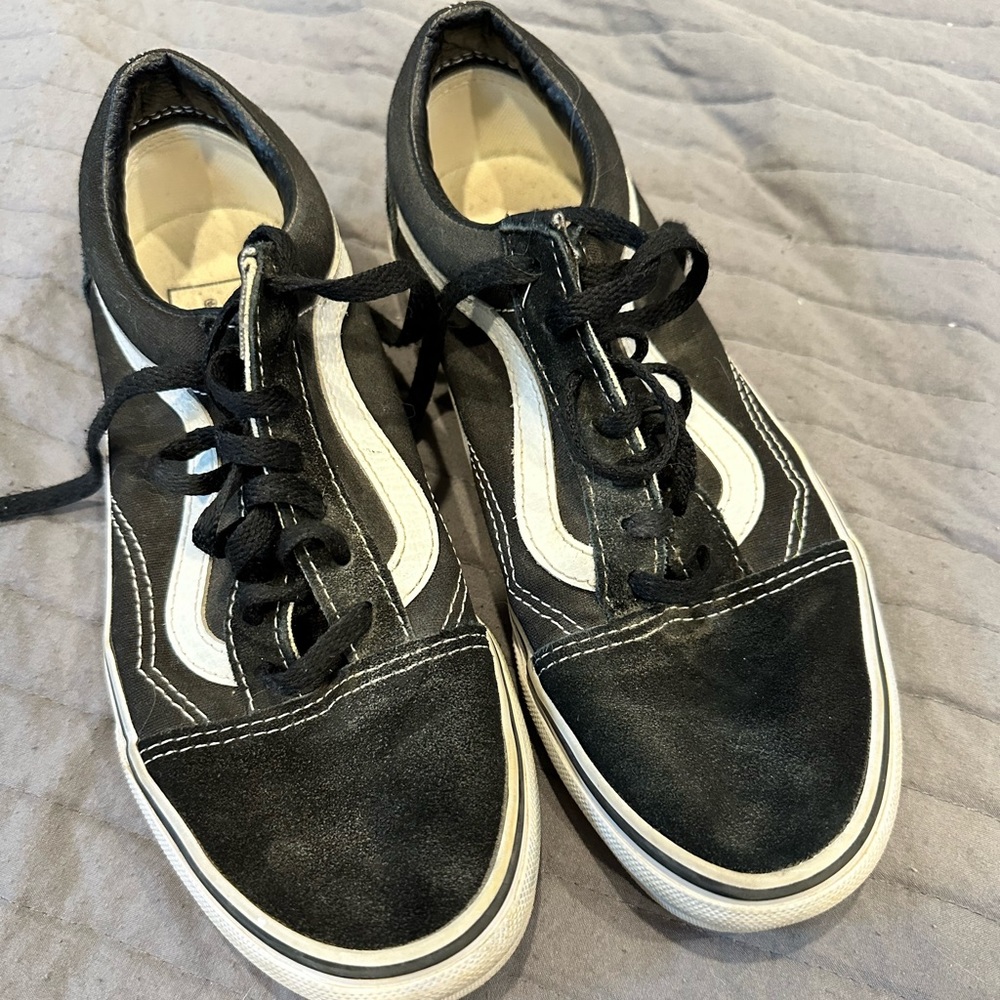 Vans M4.5/W6 classic suede shoes